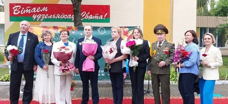 Встреча первого дня осени на торжественной линейке в подшефной Гимназии №14 г. Минска